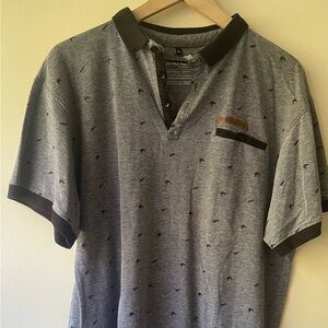 Wild Kiwi Men’s XL Polo Shirt in a heather gray color. Pre-owned